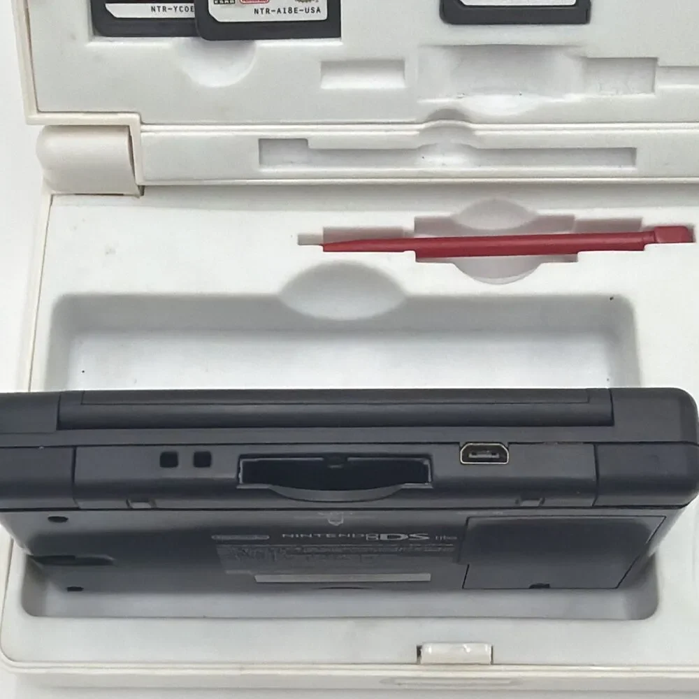 Black Nintendo DS Lite Game Boy Hard Case 5 Game Lot Bundle Tested